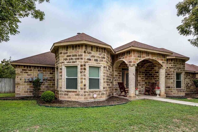 Building Photo - 305 Bolner Ln