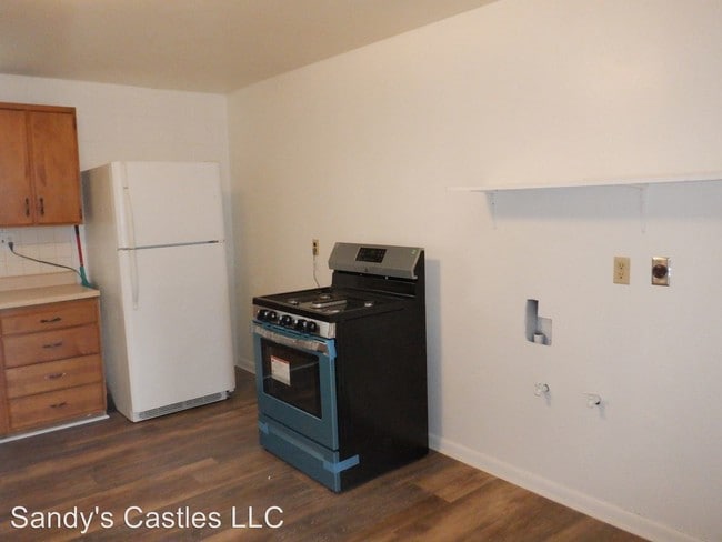 Building Photo - 545 Wilson Ave