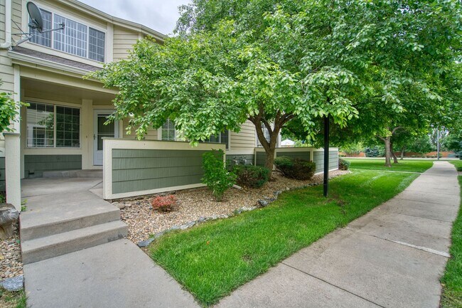 Building Photo - Beautiful Quail Crossing Townhome – Walk t...