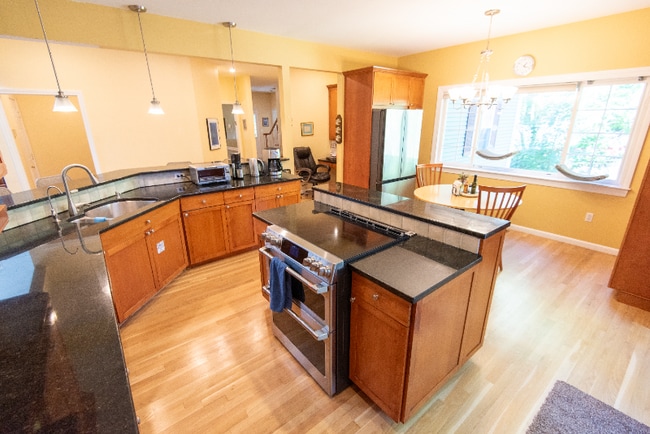 Photo - 48 Woodward St House