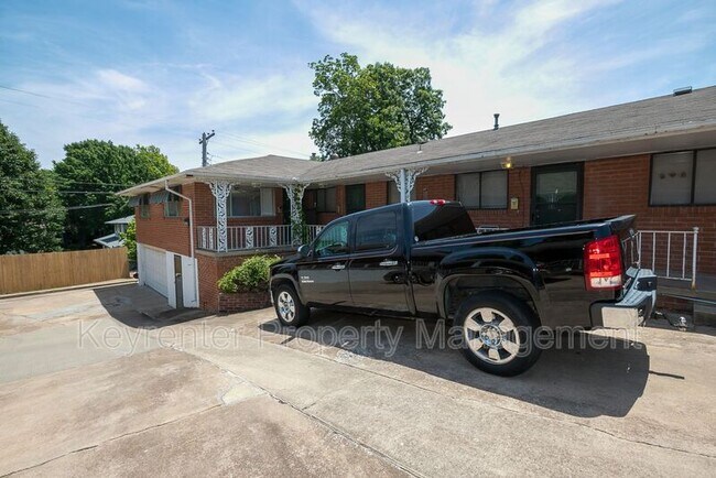 Building Photo - 1403 S Frisco Ave