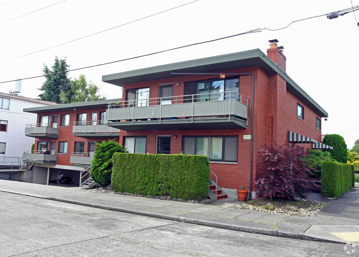 Building Photo - 7511 6th Ave NW