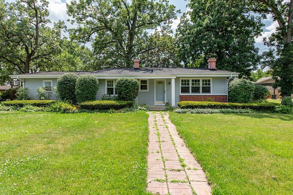 2507 Bonner Ln, Lindenhurst, IL 60046 House Rental in Lindenhurst, IL