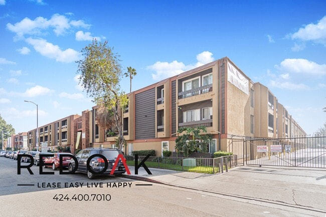 Foto del edificio - 17830 Sherman Way