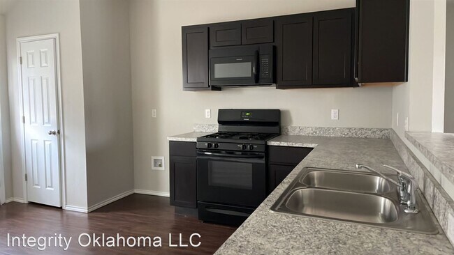 Building Photo - 4 br, 2 bath House - 10708 SW 23rd Pl