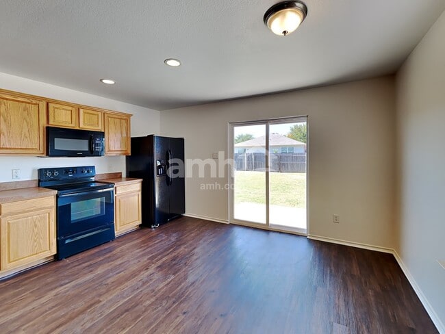 Foto del edificio - 9421 Pastime Ct