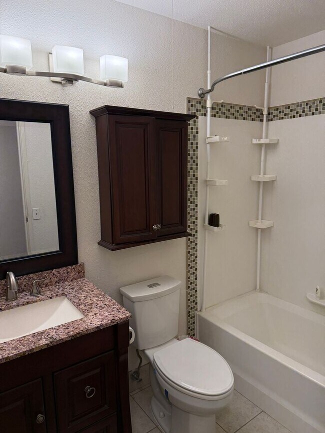 Foto del edificio - Great 3 bedroom / 2 bathroom Condo in Rive...