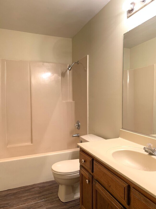 Foto del edificio - 3 Bed/1.5 Bath Near Fox Meadow Schools!