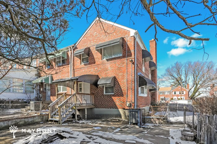 Foto del edificio - Brick Townhome in Baltimore