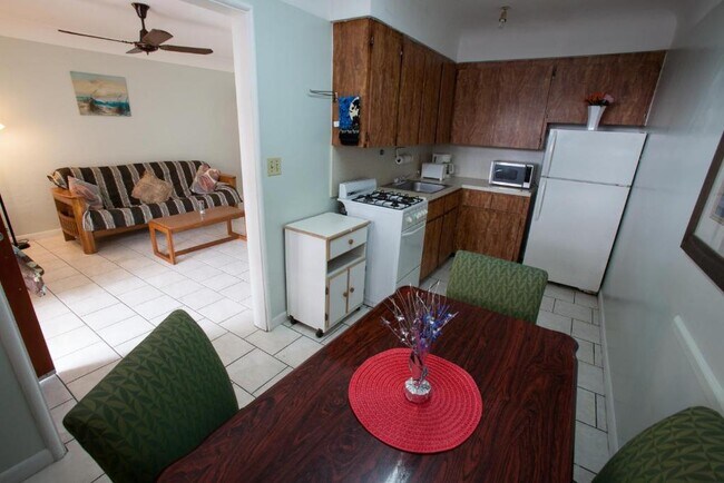 Kitchen - 2901 N Ocean Dr