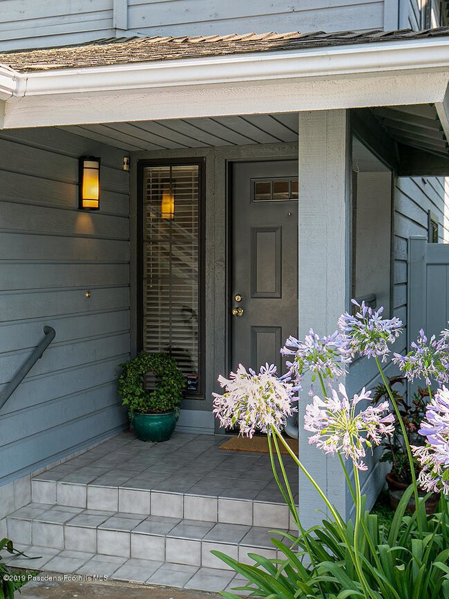 Front EntryWay - 2606 Dove Creek Ln