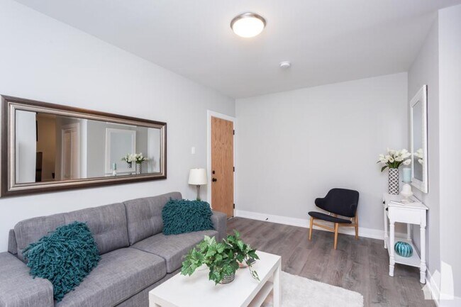 Foto del edificio - 0 bedroom in Chicago IL 60614