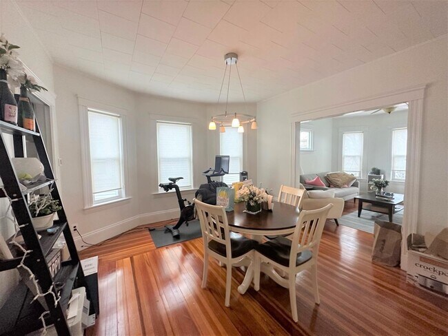 Foto del edificio - 137 Dudley St