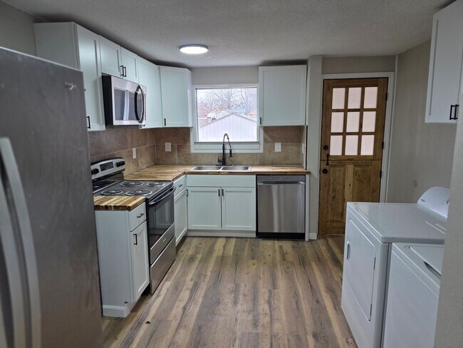 Foto del edificio - 214 Lobban St