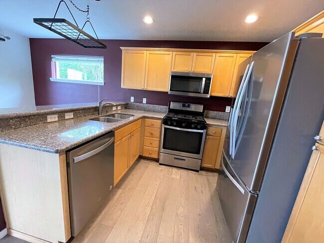 Foto del edificio - 16873 NW Oak Creek Dr