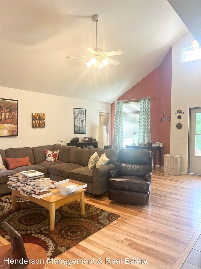 Foto del edificio - 4 br, 2.5 bath House - 4173 Lookout Dr