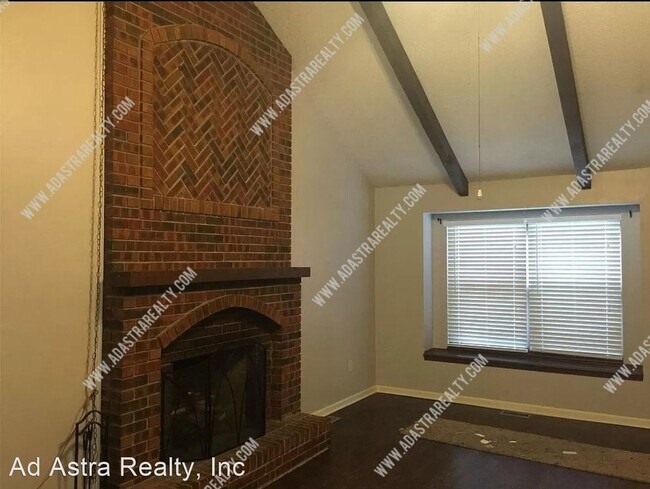 Building Photo - 3 br, 2 bath House - 8821 W 77th St
