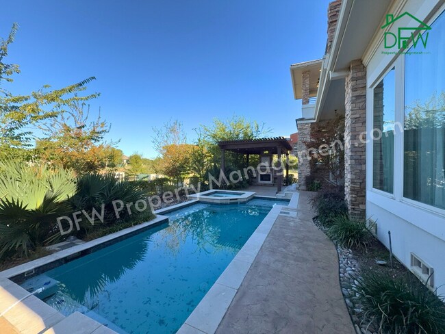 Foto del edificio - 4 Bedroom, 4 1/2 Bathroom Home with Pool for Lease in Irving