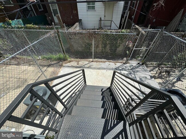 Building Photo - 221 S Cecil St