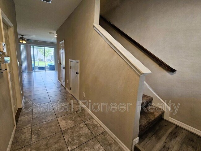 Foto del edificio - 7115 Grand Elm Dr