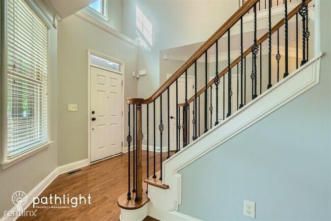 Building Photo - 4 br, 2.5 bath House - 2015 Chelsey Way UNIT