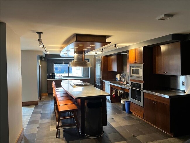 Foto del edificio - 401 S 1st St