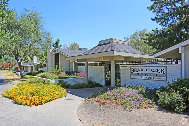 Building Photo - Bear Creek North