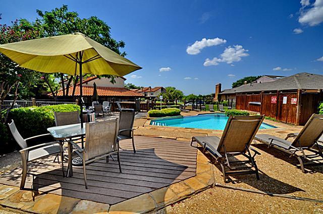 Foto principal - 2610 Lakehill Ln