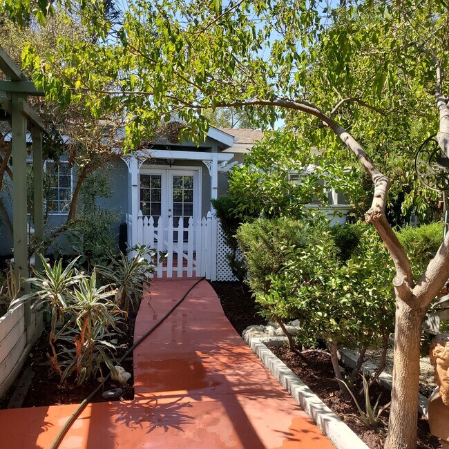 Walkway to Front Door - 6321 Kraft Ave