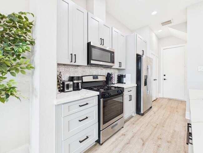 Foto del edificio - 6310 Norland St