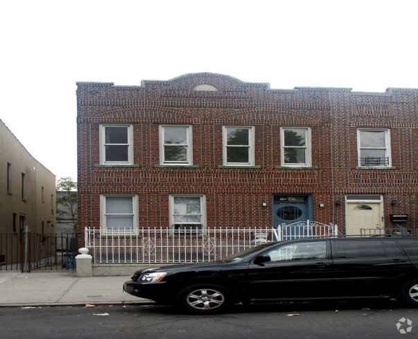 Primary Photo - 1542 E 172nd St