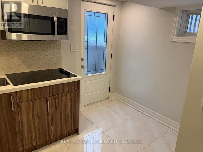 Building Photo - 33 Braeburn Dr