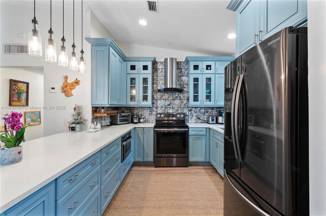Foto principal - 2900 Whitehead St