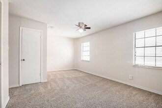 Building Photo - 4844 Milwee St