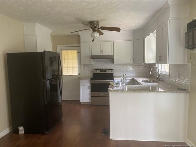 Building Photo - 283 Channing Dr