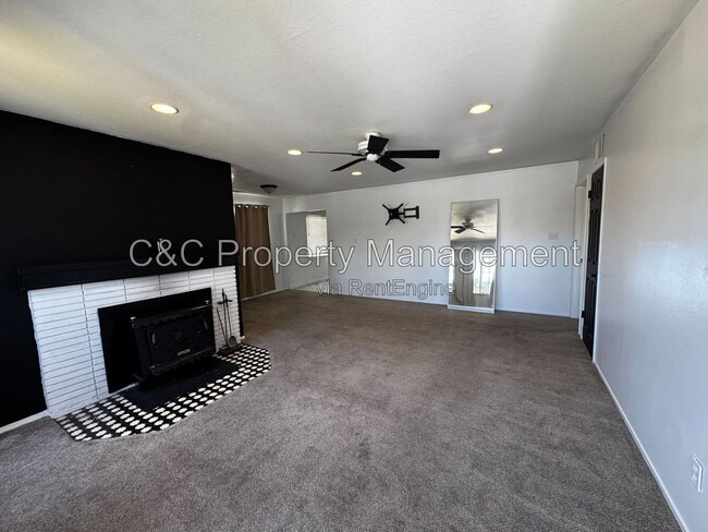 Foto del edificio - 3513 Clayburn Rd