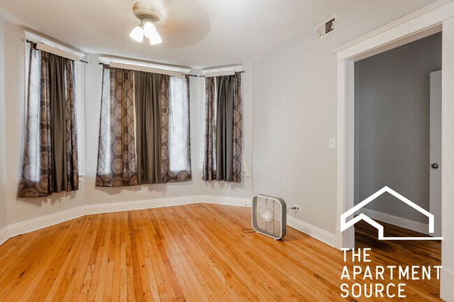 Foto del edificio - 1647 N Karlov Ave