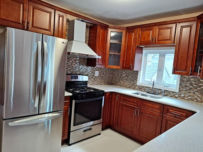 Building Photo - 10657 95th St