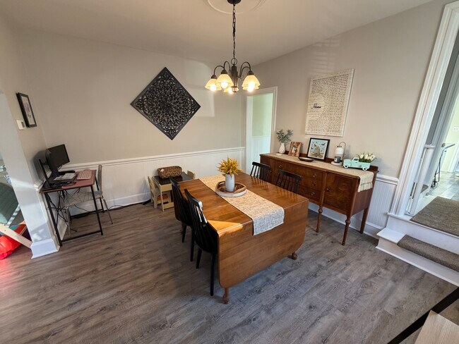 Foto del edificio - 307 S Whiteoak St