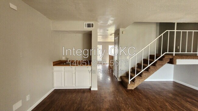 Foto del edificio - 1315 Eastgate Dr