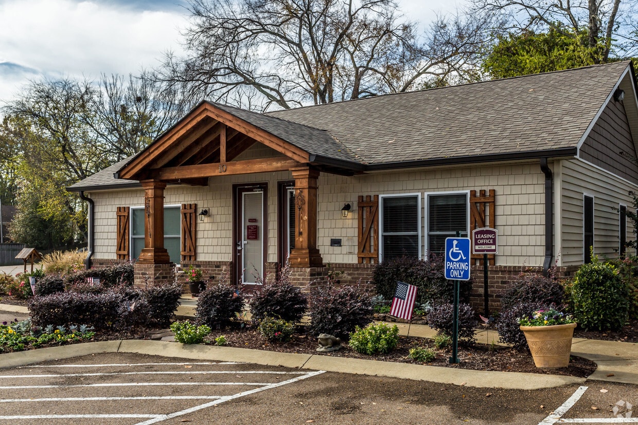 University Village at Walker Road Apartments Jackson, TN