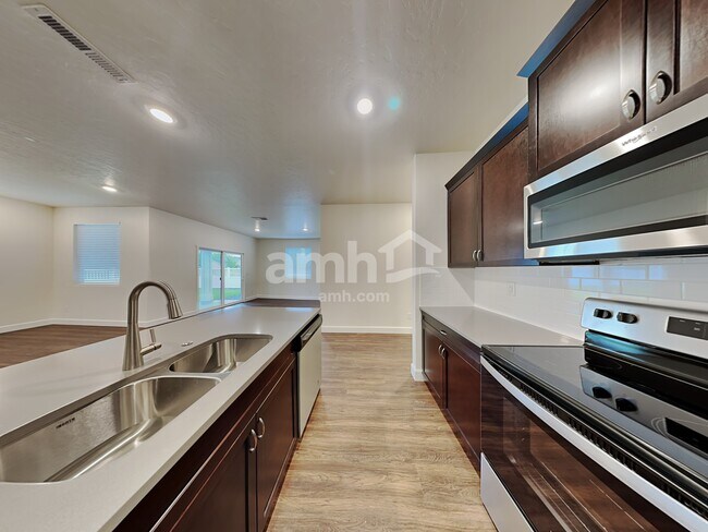 Foto del edificio - 5030 W White Ash Ct