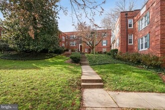 Building Photo - 1758 N Rhodes St
