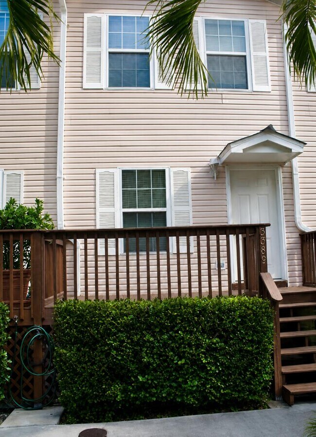 Building Photo - 3389 Northside Dr