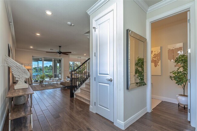 Foto del edificio - 4658 Greenway Dr