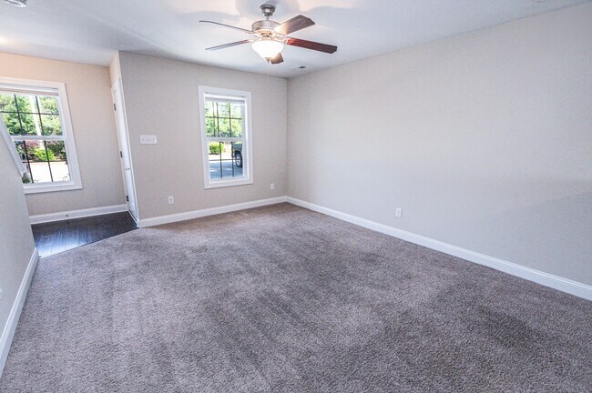 Foto del edificio - 114 Meadow Way