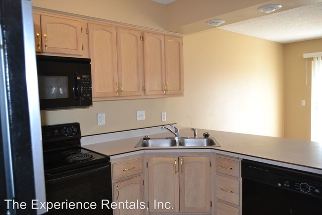 Building Photo - 3 br, 1.5 bath Apartment - 6603 W. 43rd St.