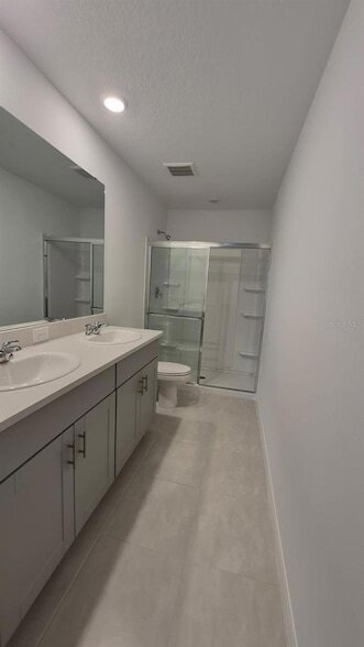 Foto del edificio - 2860 Skyline Lp