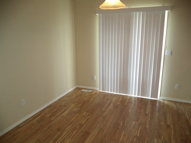 Building Photo - 656 W White Fang Street