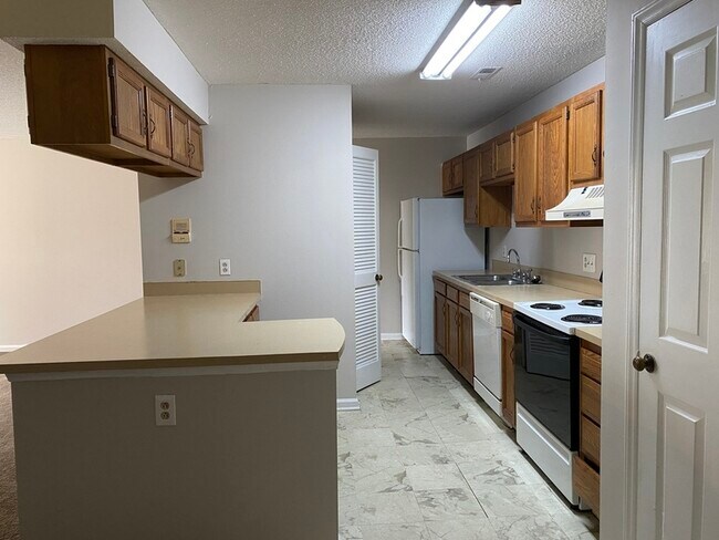 Foto del edificio - 6234 Rosecroft Dr